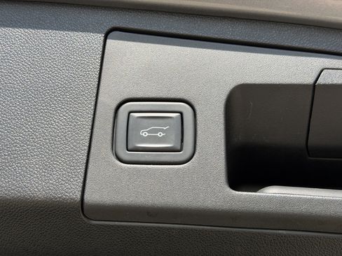 Certified 2023 Cadillac XT4 Premium Luxury image 11