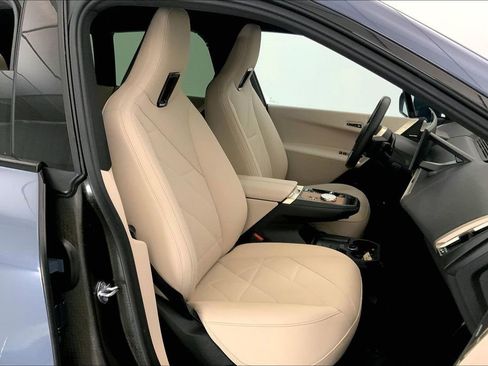 Certified 2023 BMW iX xDrive50 w/ Premium Package image 6