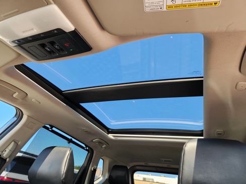 Certified 2022 Nissan Rogue SV w/ SV Premium Package AWD/4WD image 15