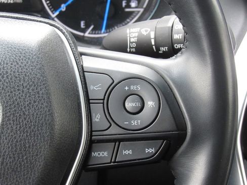 Used 2024 Toyota Venza LE image 24