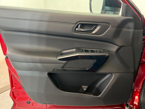 New 2026 Nissan Pathfinder SV AWD/4WD image 14