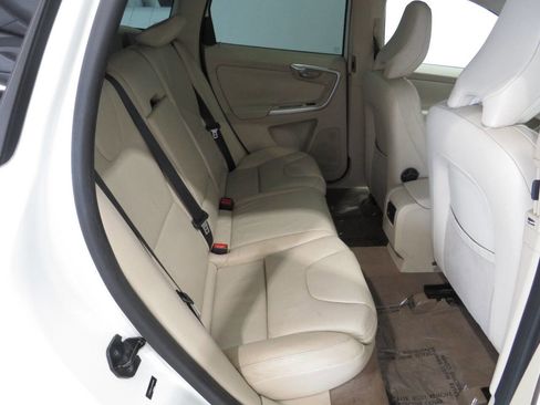 Used 2010 Volvo XC60 3.2 FWD image 10