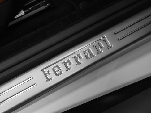 Certified 2019 Ferrari Portofino RWD image 19