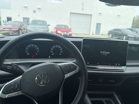 Used 2025 Volkswagen Tiguan S image 21