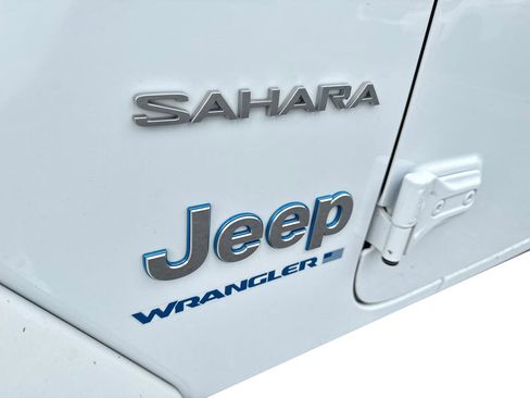 Used 2024 Jeep Wrangler Unlimited Sahara AWD/4WD image 8