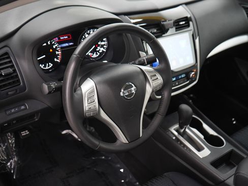 Used 2016 Nissan Altima 2.5 SV w/ Convenience Package FWD image 19