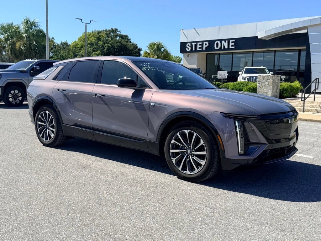 Used 2024 Cadillac Lyriq Sport RWD image 8