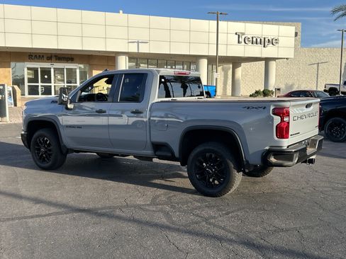 Used 2025 Chevrolet Silverado 2500 Custom w/ Custom Convenience Package AWD/4WD image 4