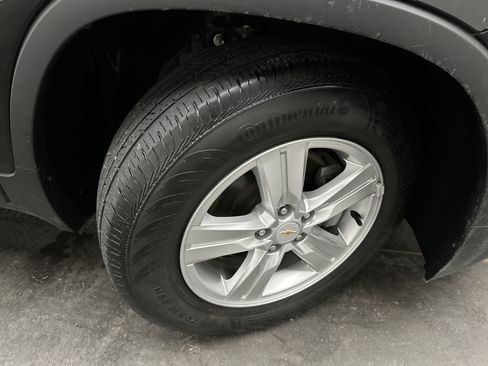 Used 2020 Chevrolet Trax LS w/ Tint and Cruise Package FWD image 10