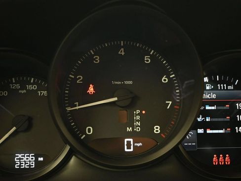 Certified 2026 Porsche Macan AWD/4WD image 24