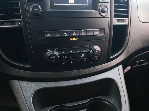 Used 2019 Mercedes-Benz Metris Passenger image 28