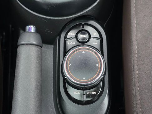 Used 2018 MINI Cooper S image 17