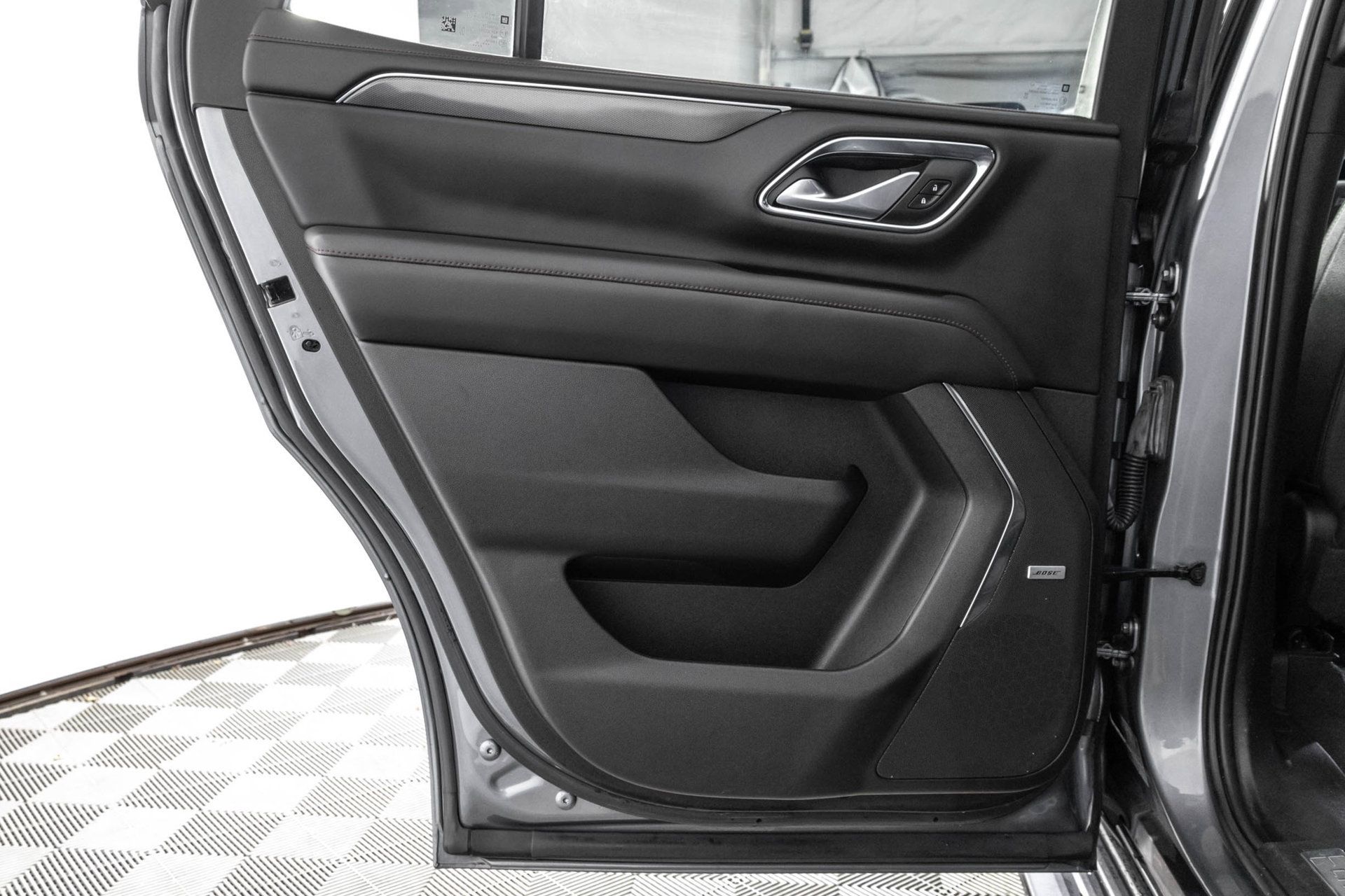 Used 2022 Chevrolet Tahoe RST w/ Luxury Package AWD/4WD image 43