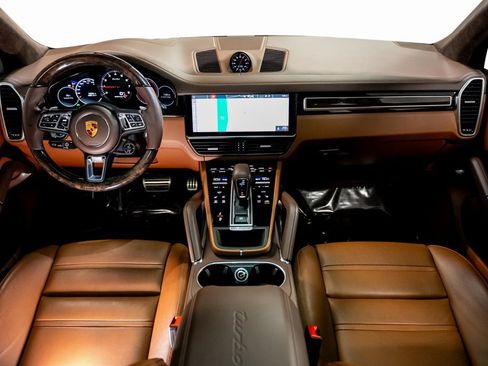 Used 2021 Porsche Cayenne Turbo image 37