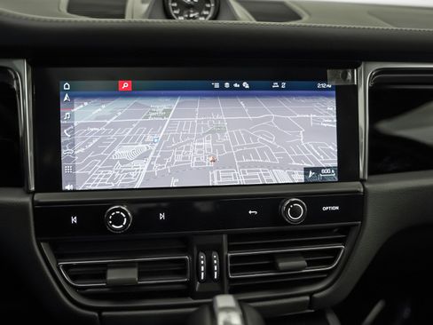 Certified 2025 Porsche Macan Turbo image 21