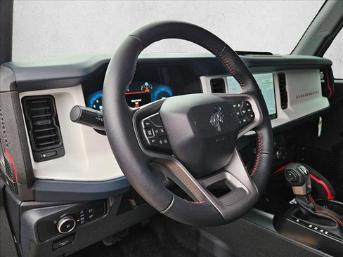 New 2025 Ford Bronco Heritage Edition image 3