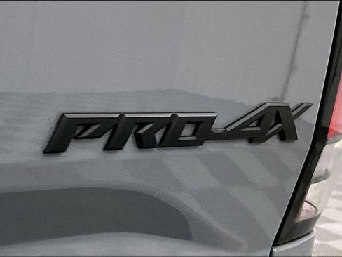 Used 2024 Nissan Frontier PRO-4X w/ Technology Package AWD/4WD image 9