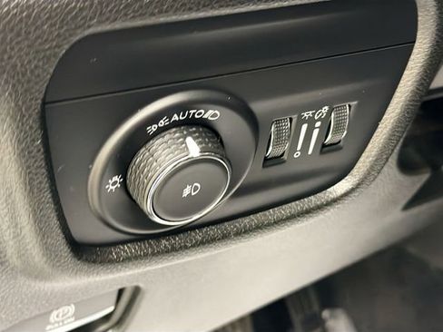 Used 2024 Jeep Grand Cherokee L Limited AWD/4WD image 10