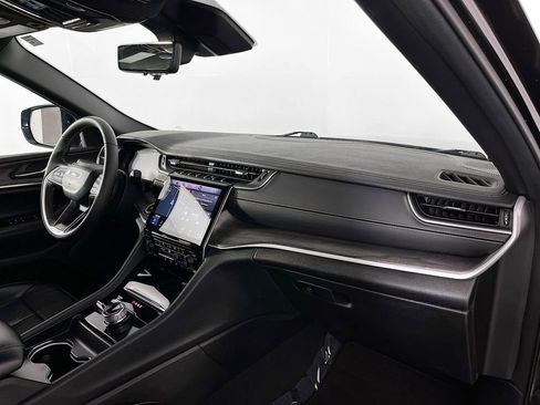 Used 2024 Jeep Grand Cherokee L Limited w/ Luxury Tech Group II image 36