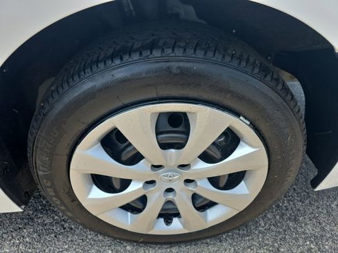 Used 2025 Toyota Corolla LE FWD image 6