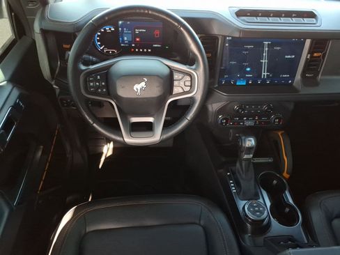 Used 2024 Ford Bronco Badlands AWD/4WD image 16
