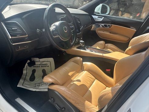 Used 2017 Volvo XC90 T6 Momentum w/ Vision Package image 21