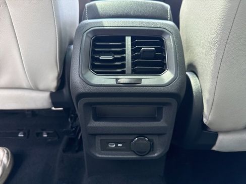 Used 2021 Volkswagen Tiguan SEL image 14