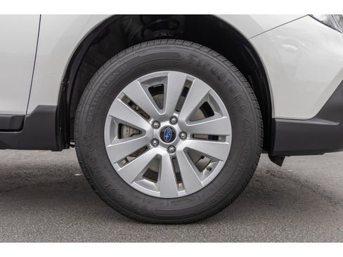 Used 2019 Subaru Outback 2.5i image 9