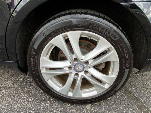 Used 2011 Mercedes-Benz E 350 4MATIC Sedan image 34