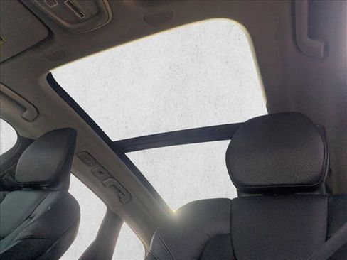 Used 2022 Volvo XC60 T8 Inscription Expression w/ Advanced Package image 18