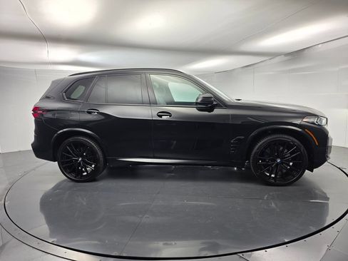 Used 2025 BMW X5 sDrive40i w/ M Sport Package RWD image 3
