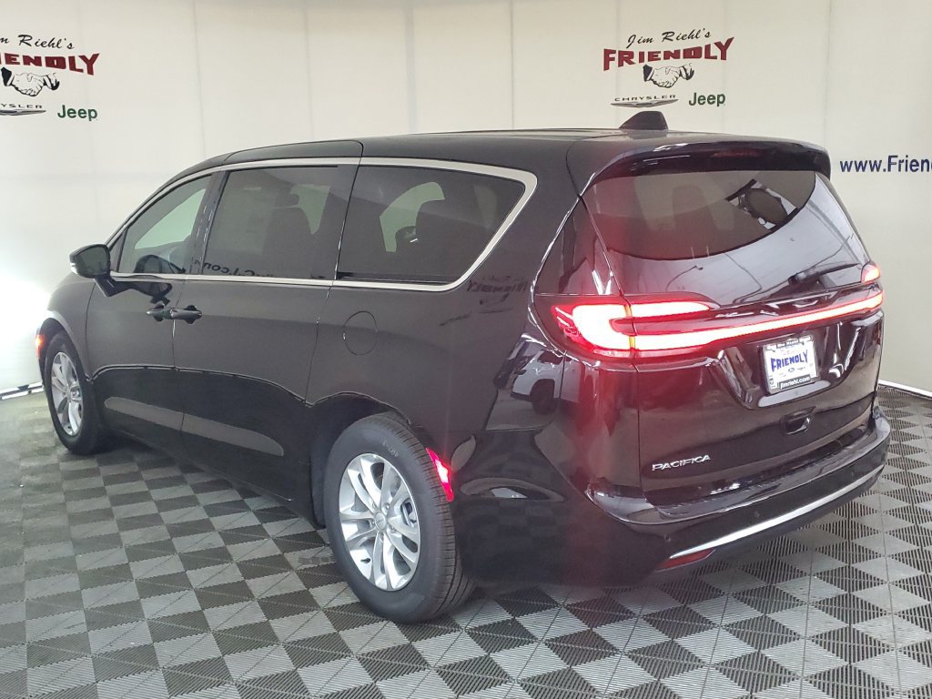 New 2027 Chrysler Pacifica Select FWD image 4