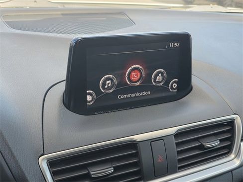 Used 2018 MAZDA MAZDA3 Sport w/ Preferred Equipment Package image 17