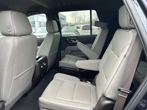 Used 2022 GMC Yukon SLT image 16