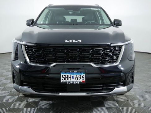 Certified 2025 Kia Sorento S image 3
