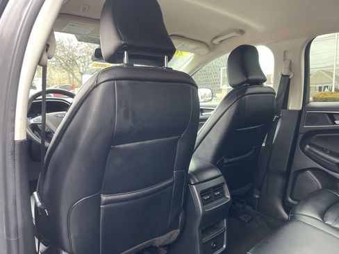 Used 2024 Ford Edge SEL image 12