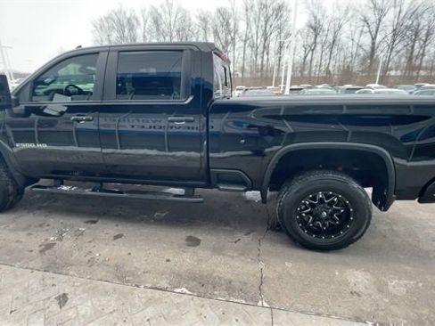 Used 2022 Chevrolet Silverado 2500 LT w/ Convenience Package image 5