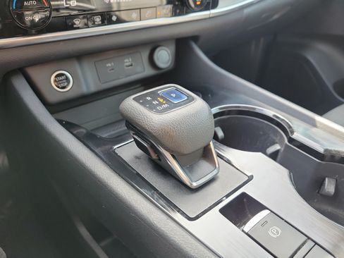 Certified 2022 Nissan Rogue SV FWD image 30