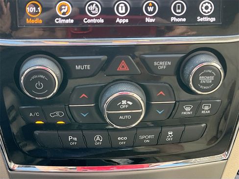 Used 2021 Jeep Grand Cherokee Limited image 16