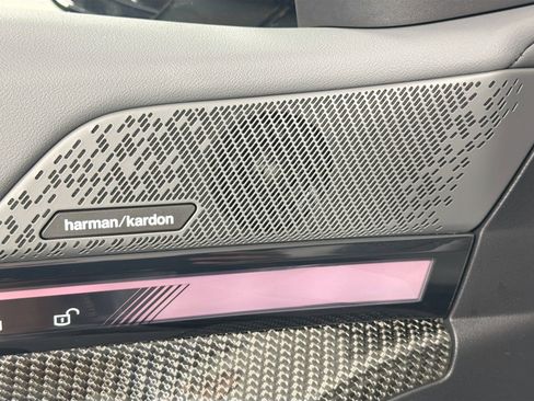 New 2026 BMW 550e xDrive image 18