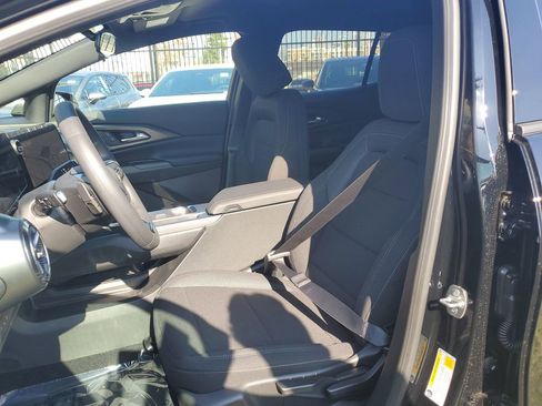 New 2026 Chevrolet Equinox EV LT image 16