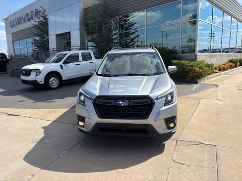 Used 2023 Subaru Forester Limited w/ Popular Package #2 AWD/4WD image 8