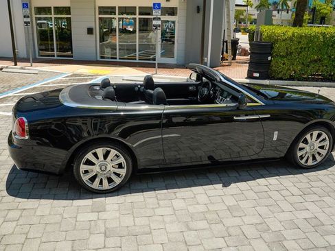 Used 2016 Rolls-Royce Dawn image 42