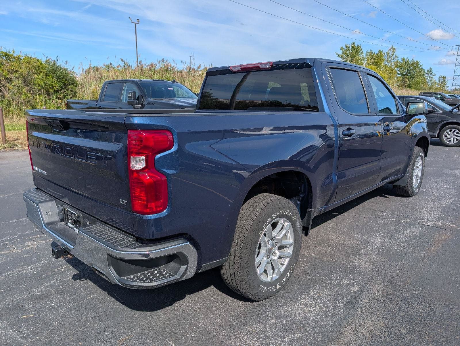 Used 2023 Chevrolet Silverado 1500 LT w/ Z71 Off-Road Package AWD/4WD image 10