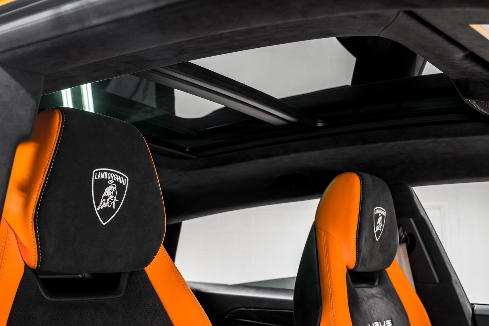 Used 2022 Lamborghini Urus AWD/4WD image 43
