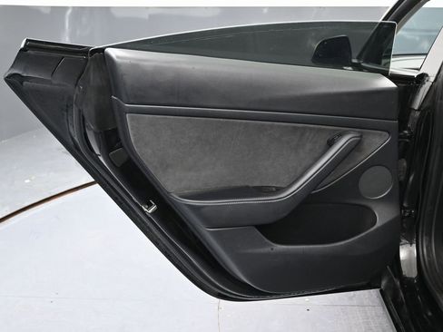 Used 2021 Tesla Model 3 Standard Range Plus image 43