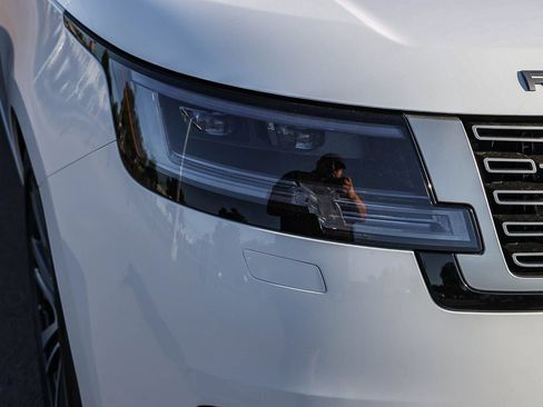 Certified 2023 Land Rover Range Rover SE AWD/4WD image 15