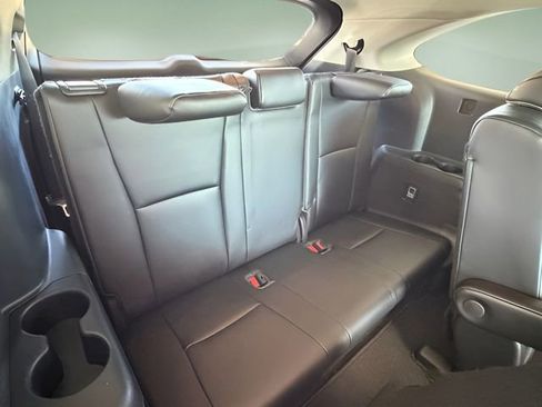 Used 2023 Toyota Highlander XLE image 30