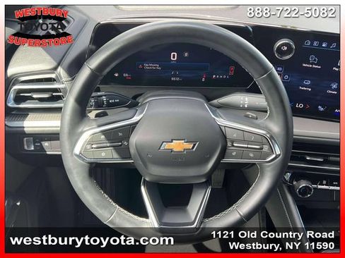 Used 2025 Chevrolet Traverse LT w/ Driver Confidence Package FWD image 15