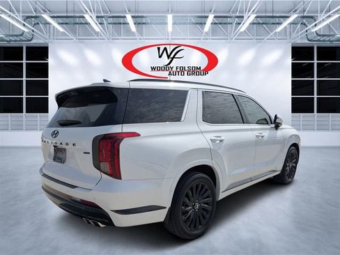 Used 2024 Hyundai Palisade Calligraphy image 3